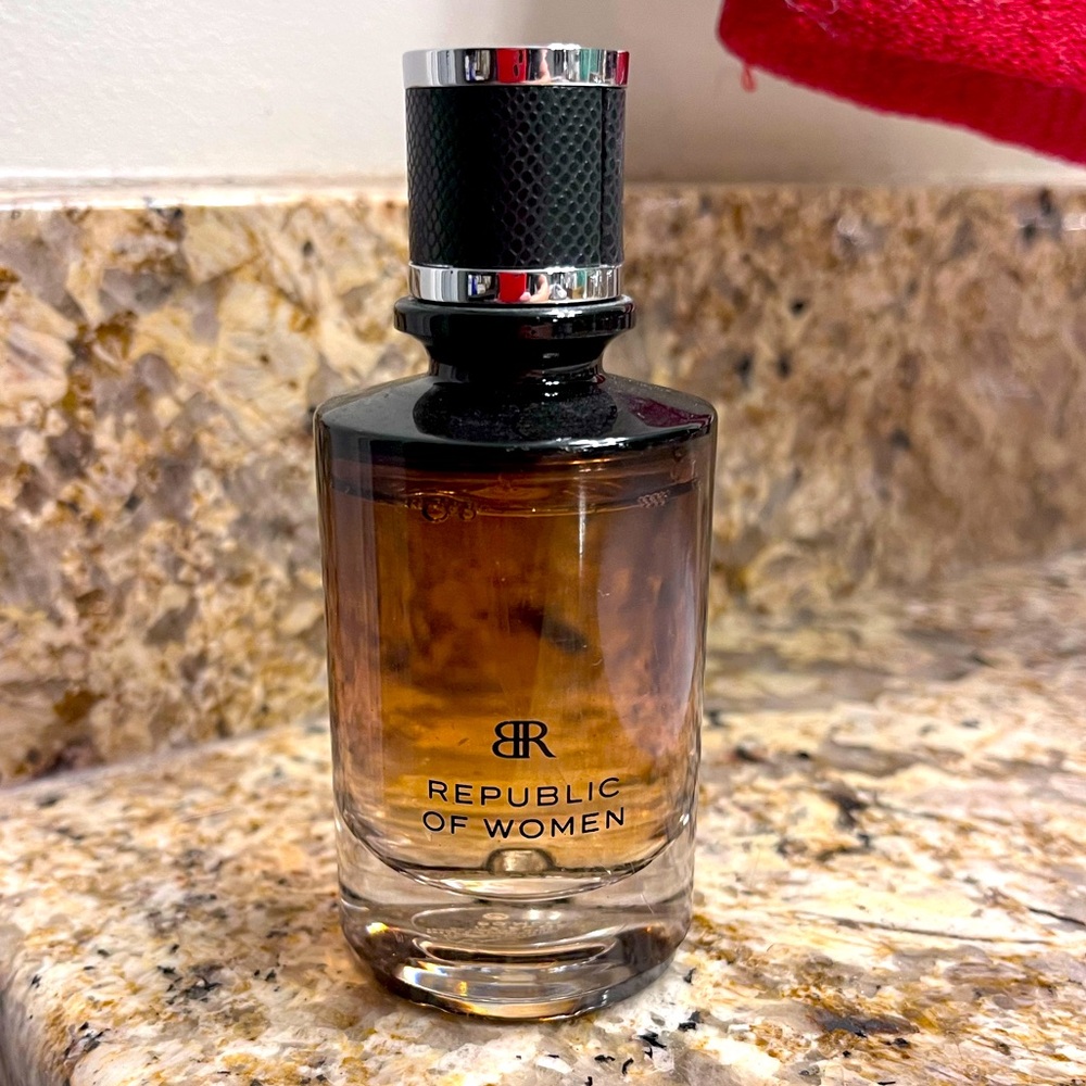 Republic of Women Fragrance by Banana Republic for Women 1.7oz